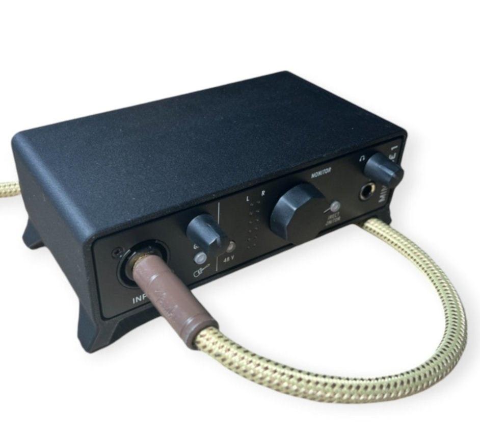 ARTURIA MiniFuse 1 Table Stand Case